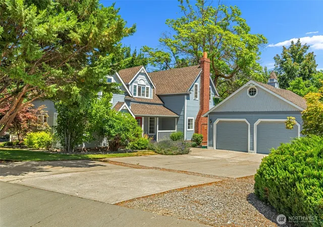 Photo 2 of Single family home for sale at 3 Summercreek Pl, Wenatchee, WA 98801 | MLS# NWM2548364 | Listing updated on 2026-09-29