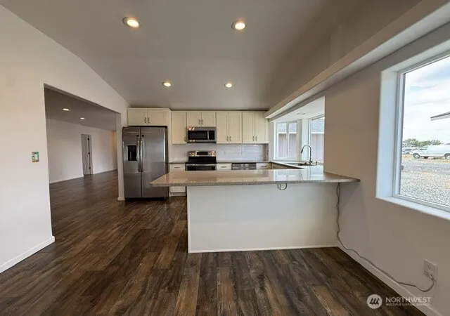 Photo 4 of Single family home for sale at 10946 NE 52 Rd, Moses Lake, WA 98837 | MLS# NWM2548391 | Listing updated on 2026-09-22