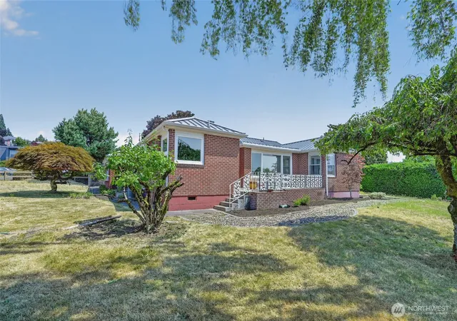 Photo 3 of Single family home for sale at 6805 SE Middle Way, Vancouver, WA 98664 | MLS# NWM2548414 | Listing updated on 2026-09-20