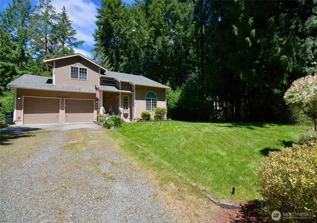 Photo 2 of Single family home for sale at 18840 Rampart Dr Se, Yelm, WA 98597 | MLS# NWM2548423 | Listing updated on 2026-09-30