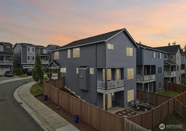 Photo 3 of Single family home for sale at 8797 68th Place Ne, Marysville, WA 98270 | MLS# NWM2548472 | Listing updated on 2026-09-29