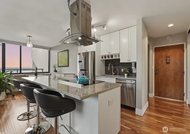 Photo 4 of Condo for sale at 2100 3rd Avenue #2601, Seattle, WA 98121 | MLS# NWM2548473 | Listing updated on 2026-09-22