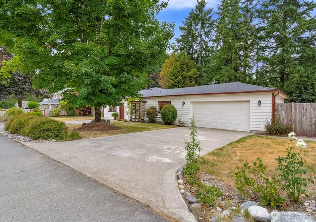 Photo 3 of Sale Pending at 15420 Sidney Rd SW, Port Orchard, WA 98367 | MLS# NWM2548494 | Listing updated on 2026-09-19