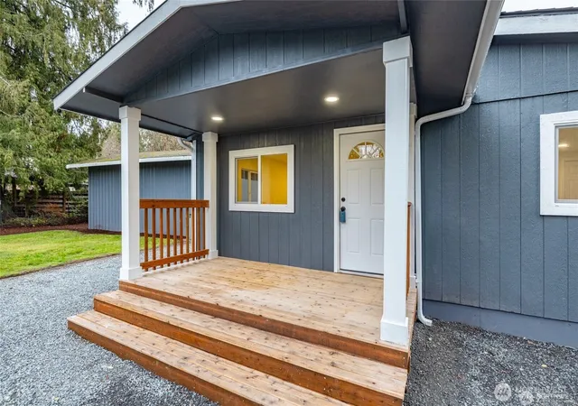 Photo 4 of Manufactured home for sale at 46120 Baker Dr, Concrete, WA 98237 | MLS# NWM2548501 | Listing updated on 2026-09-30