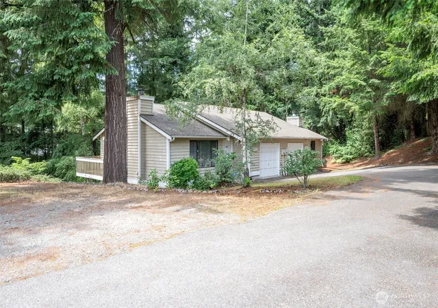 Photo 4 of House for sale at 5208 63rd Avenue Ct W, University Place, WA 98467 | MLS# NWM2548507 | Listing updated on 2026-09-22