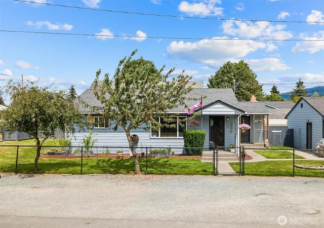 Photo 1 of Single family home for sale at 410 Pacific St, Sedro Woolley, WA 98284 | MLS# NWM2548510 | Listing updated on 2026-09-22
