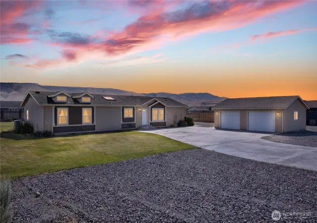 Photo 3 of Manufactured home for sale at 204 Davidson Blvd Sw, Mattawa, WA 99349 | MLS# NWM2548518 | Listing updated on 2026-10-02