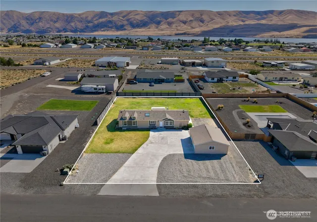 Manufactured home for sale at 204 Davidson Blvd SW, Mattawa, WA 99349 | MLS# NWM2548518