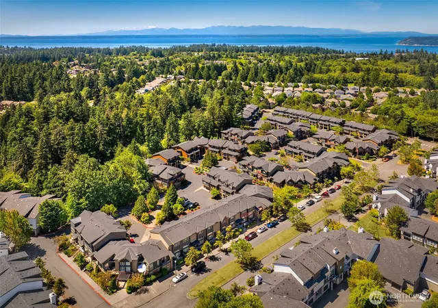 Townhouse for sale at 4810 Pointes Dr, Mukilteo, WA 98275 | MLS# NWM2548529