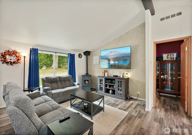 Photo 3 of Manufactured home for sale at 32419 129th Avenue E, Graham, WA 98338 | MLS# NWM2548568 | Listing updated on 2026-09-22