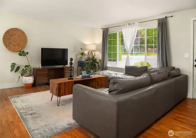 Photo 3 of Sale Pending at 21010 22nd Avenue W, Lynnwood, WA 98036 | MLS# NWM2548586 | Listing updated on 2026-09-25