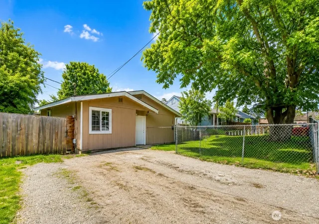Photo 1 of Single family home for sale at 6214 S Prospect St, Tacoma, WA 98409 | MLS# NWM2548626 | Listing updated on 2026-09-22