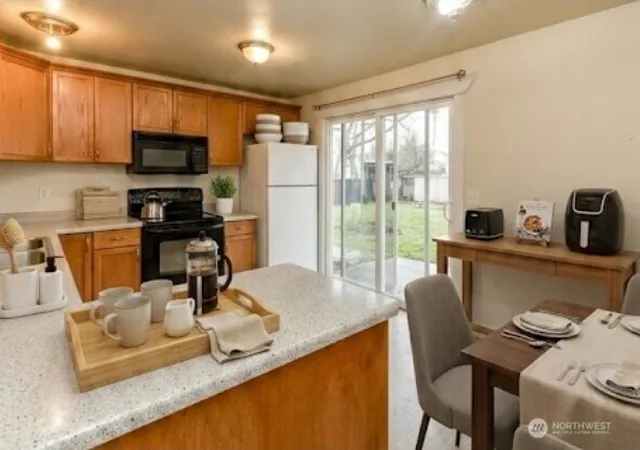 Photo 2 of Single family home for sale at 6214 S Prospect St, Tacoma, WA 98409 | MLS# NWM2548626 | Listing updated on 2026-09-22