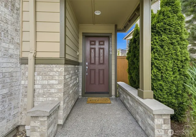 Photo 3 of Townhouse for sale at 11208 19th Drive Se, Everett, WA 98208 | MLS# NWM2548631 | Listing updated on 2026-09-29