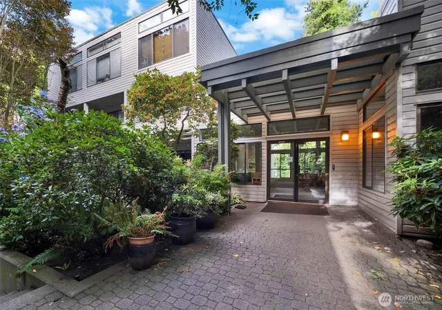 Photo 2 of Condo for sale at 211 Summit Ave E #N305, Seattle, WA 98102 | MLS# NWM2548632 | Listing updated on 2026-09-22