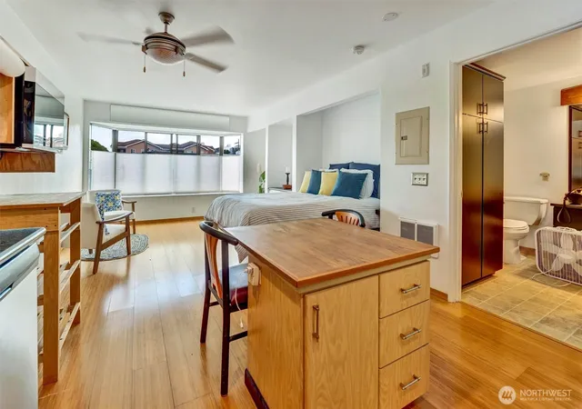 Photo 4 of Condo for sale at 211 Summit Ave E #N305, Seattle, WA 98102 | MLS# NWM2548632 | Listing updated on 2026-09-22