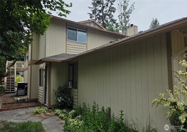Photo 2 of Sale Pending at 903 31st Street Ne, Auburn, WA 98002 | MLS# NWM2548746 | Listing updated on 2026-09-21
