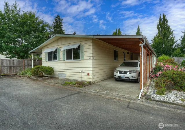 Photo 3 of Manufactured home for sale at 1402 22nd Street NE #15, Auburn, WA 98002 | MLS# NWM2548771 | Listing updated on 2026-09-22
