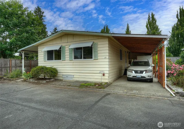 Photo 4 of Manufactured home for sale at 1402 22nd Street NE #15, Auburn, WA 98002 | MLS# NWM2548771 | Listing updated on 2026-09-22
