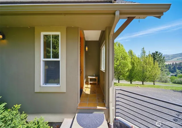 Photo 3 of Single family home for sale at 469 Tag Ln, Walla Walla, WA 99362 | MLS# NWM2548784 | Listing updated on 2026-09-22