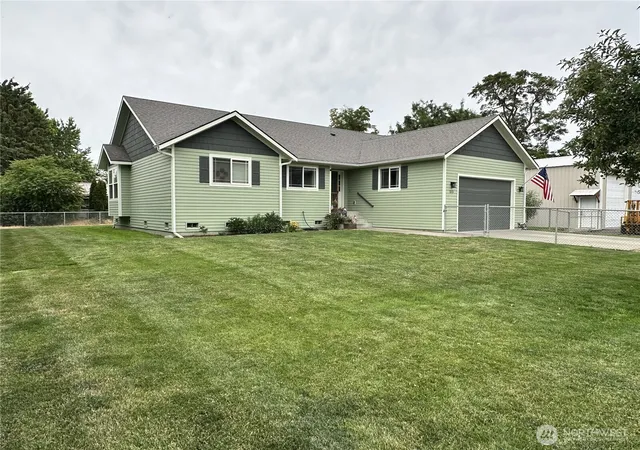 Photo 1 of Single family home for sale at 213 West St, Waitsburg, WA 99361 | MLS# NWM2548823 | Listing updated on 2026-10-01