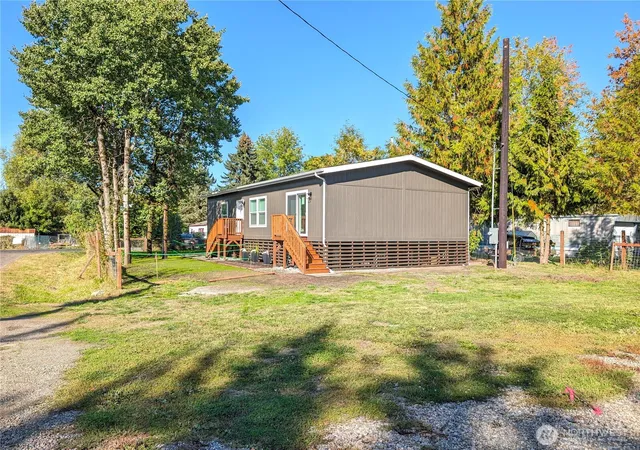Photo 2 of Manufactured home for sale at 902 97th Street E, Tacoma, WA 98445 | MLS# NWM2548842 | Listing updated on 2026-10-01