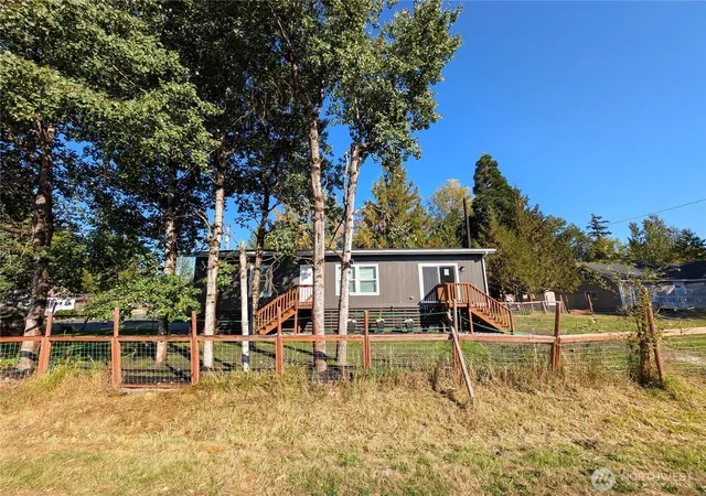 Photo 3 of Manufactured home for sale at 902 97th Street E, Tacoma, WA 98445 | MLS# NWM2548842 | Listing updated on 2026-10-01