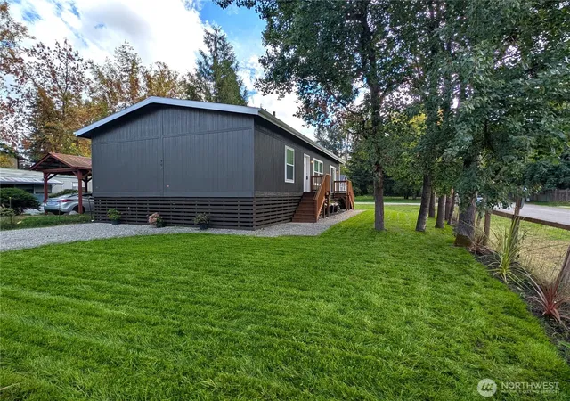Photo 3 of Manufactured home for sale at 902 97th Street E, Tacoma, WA 98445 | MLS# NWM2548842 | Listing updated on 2026-10-09