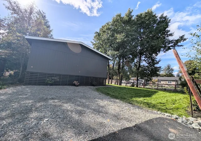 Photo 3 of Manufactured home for sale at 902 97th Street E, Tacoma, WA 98445 | MLS# NWM2548842 | Listing updated on 2026-10-01