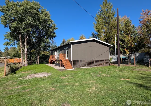Manufactured home for sale at 902 97th Street E, Tacoma, WA 98445 | MLS# NWM2548842 | Listing updated on 2026-10-07