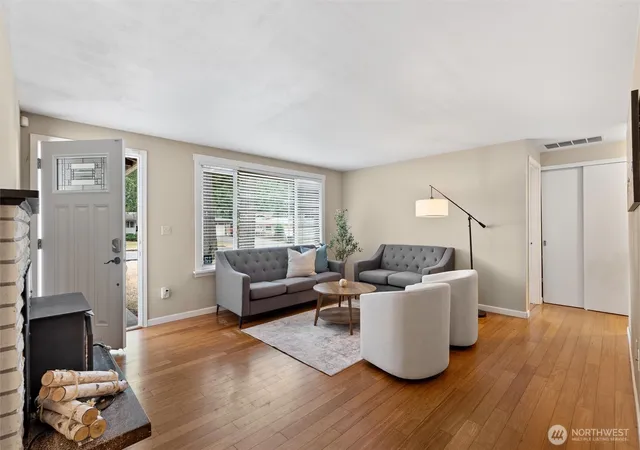 Photo 4 of Single family home for sale at 14116 SE 144th Street, Renton, WA 98059 | MLS# NWM2548889 | Listing updated on 2026-09-24