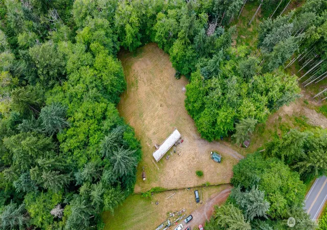 Photo 2 of Manufactured home for sale at 7846 Bailey Rd, Clinton, WA 98236 | MLS# NWM2548902 | Listing updated on 2026-09-22