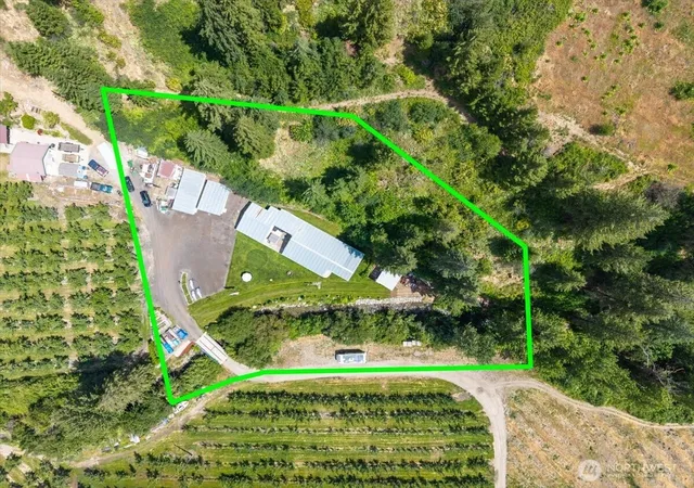 Photo 3 of Single family home for sale at 1571 Mission Crk Rd, Cashmere, WA 98815 | MLS# NWM2548945 | Listing updated on 2026-09-22