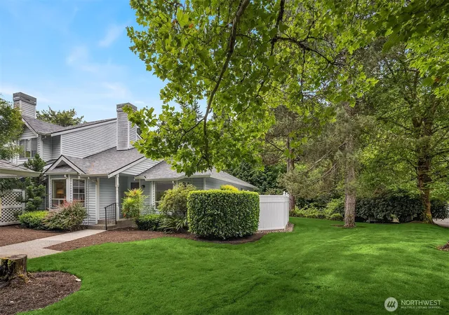 Photo 3 of Single family home for sale at 14301 Se 42nd Lane, Bellevue, WA 98006 | MLS# NWM2548953 | Listing updated on 2026-10-02