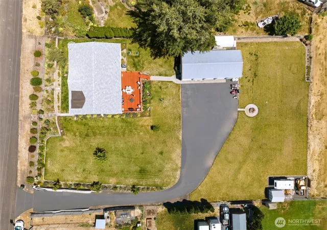 Photo 3 of Manufactured home for sale at 238 Cemetery Rd, Dixie, WA 99329 | MLS# NWM2548985 | Listing updated on 2026-09-22