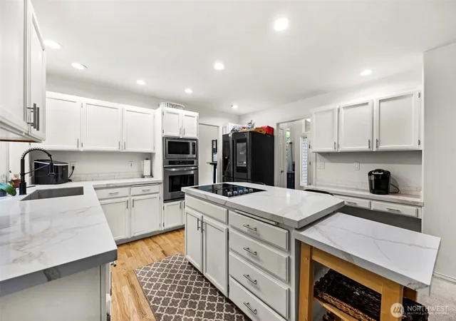 Photo 4 of Single family home for sale at 18331 E Countryclub Dr, Arlington, WA 98223 | MLS# NWM2548995 | Listing updated on 2026-09-22