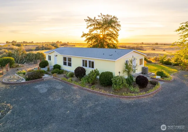 Photo 2 of Manufactured home for sale at 5486 Rd 83 Se, Othello, WA 99344 | MLS# NWM2549013 | Listing updated on 2026-09-26