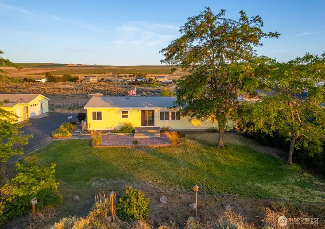 Photo 3 of Manufactured home for sale at 5486 Rd 83 Se, Othello, WA 99344 | MLS# NWM2549013 | Listing updated on 2026-09-26