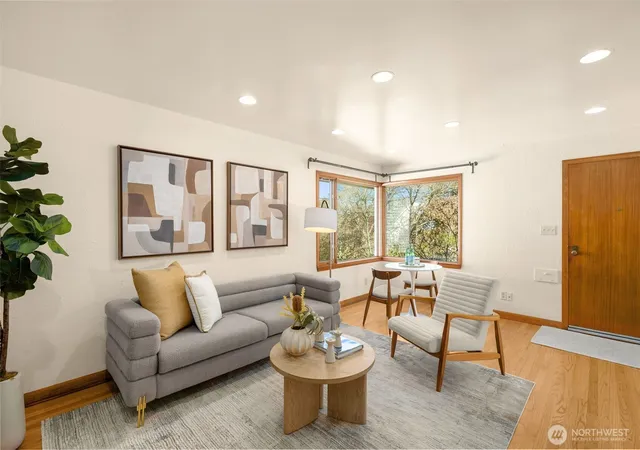 Photo 3 of Sale Pending at 4333 32nd Avenue W, Seattle, WA 98199 | MLS# NWM2549043 | Listing updated on 2026-09-27