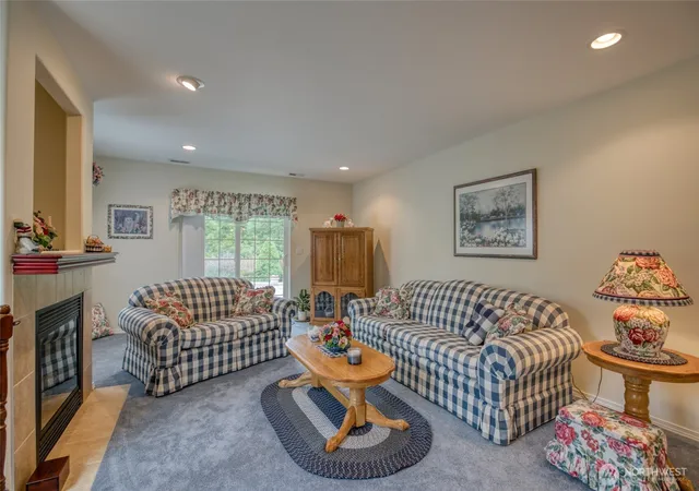Photo 4 of Townhouse for sale at 212 Brant Ln, Hoquiam, WA 98550 | MLS# NWM2549049 | Listing updated on 2026-09-22
