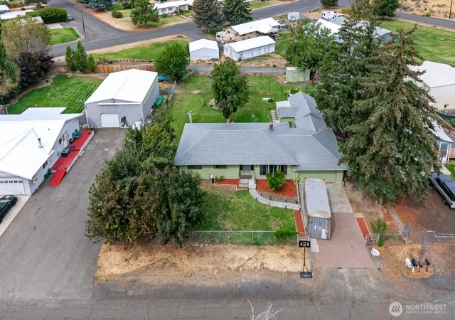 Single family home for sale at 156 Warden Ave NW, Soap Lake, WA 98851 | MLS# NWM2549062