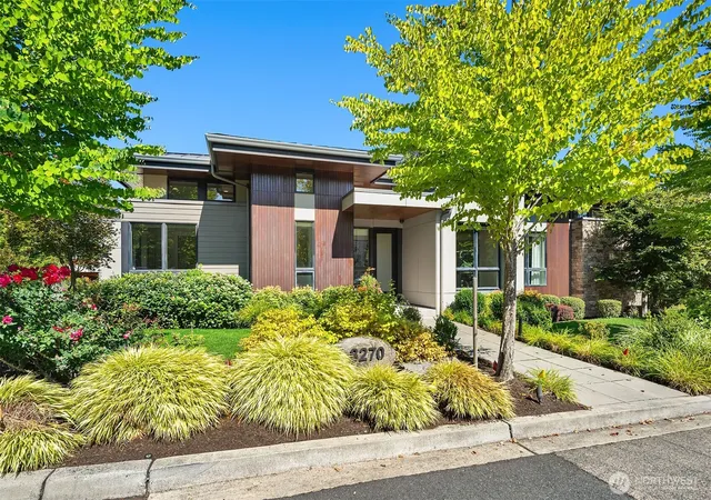 Photo 1 of Single family home for sale at 8270 Se 31st Street, Mercer Island, WA 98040 | MLS# NWM2549087 | Listing updated on 2026-10-02
