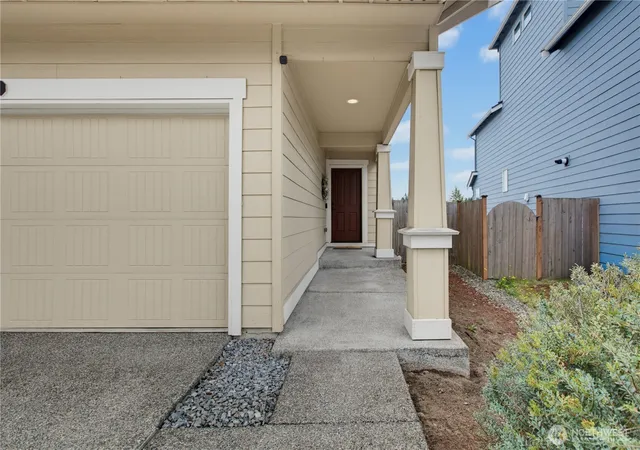 Photo 4 of Single family home for sale at 11602 189th Street E, Puyallup, WA 98374 | MLS# NWM2549113 | Listing updated on 2026-10-01