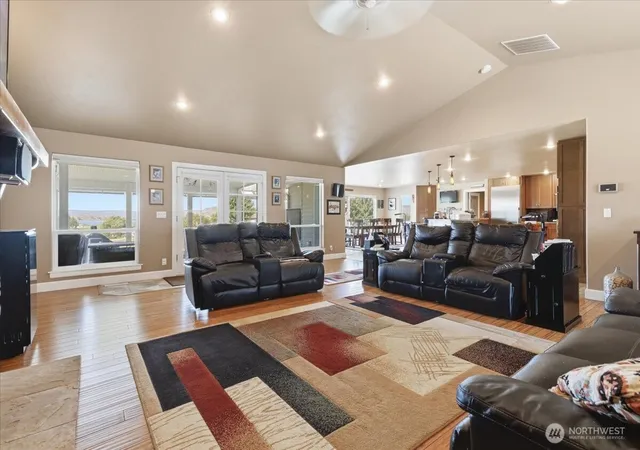 Photo 4 of Single family home for sale at 19985 Coulee View Rd NE, Electric City, WA 99123 | MLS# NWM2549121 | Listing updated on 2026-09-21