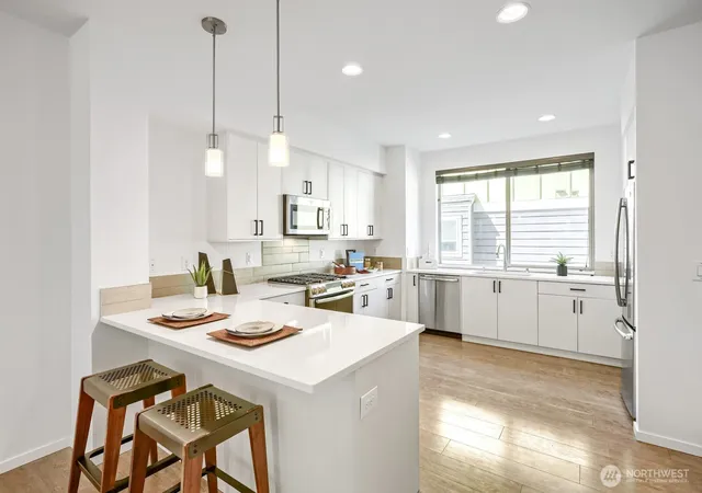 Photo 3 of Townhouse for sale at 5206 Delridge Way Sw #B, Seattle, WA 98106 | MLS# NWM2549131 | Listing updated on 2026-09-30