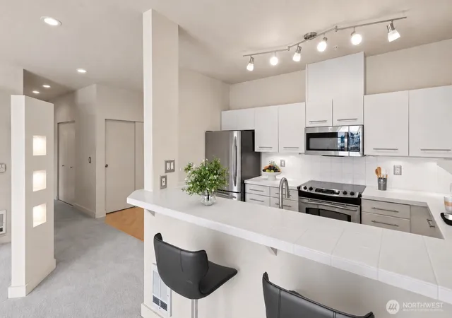 Photo 3 of Condo for sale at 700 E Denny Way #603, Seattle, WA 98122 | MLS# NWM2549144 | Listing updated on 2026-09-22