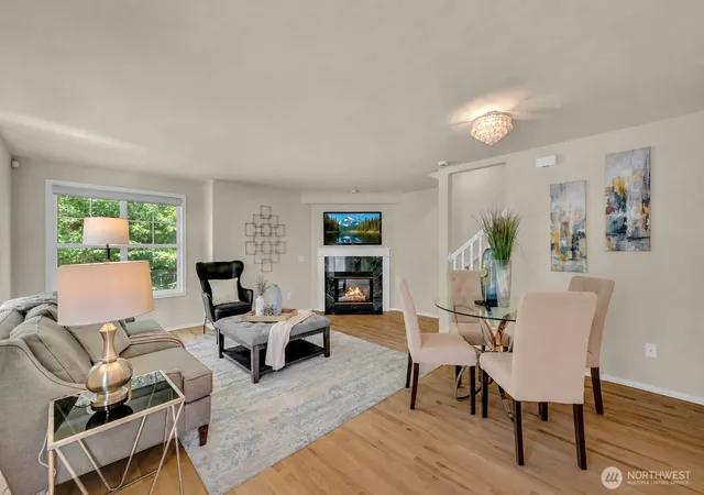 Photo 3 of Townhouse for sale at 4720 Interlake Ave N, Seattle, WA 98103 | MLS# NWM2549165 | Listing updated on 2026-09-23