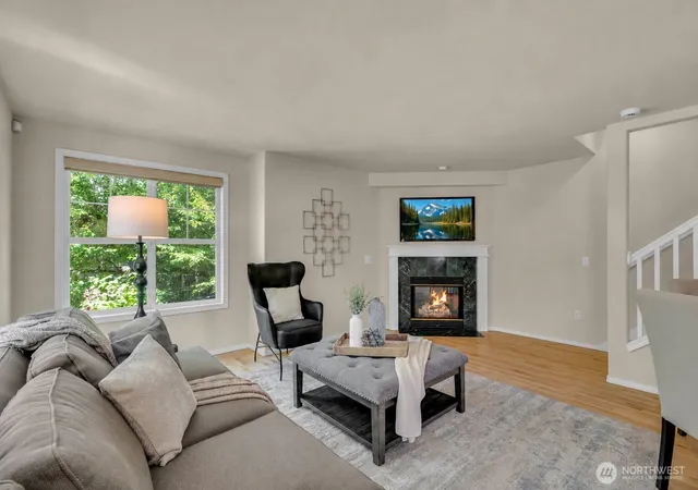 Photo 3 of Townhouse for sale at 4720 Interlake Ave N, Seattle, WA 98103 | MLS# NWM2549165 | Listing updated on 2026-09-23