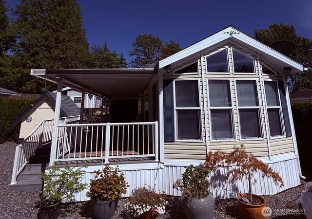Photo 1 of Manufactured home for sale at 5001 Bay Rd #E45, Blaine, WA 98230 | MLS# NWM2549170 | Listing updated on 2026-09-22