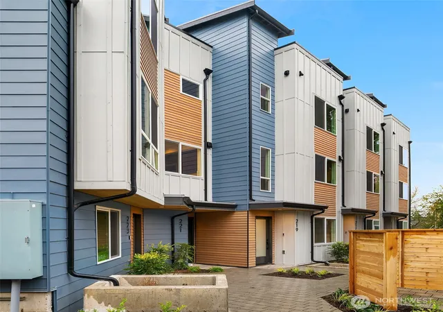 Photo 1 of Townhouse for sale at 223 Ne 75th Street, Seattle, WA 98115 | MLS# NWM2549174 | Listing updated on 2026-10-01
